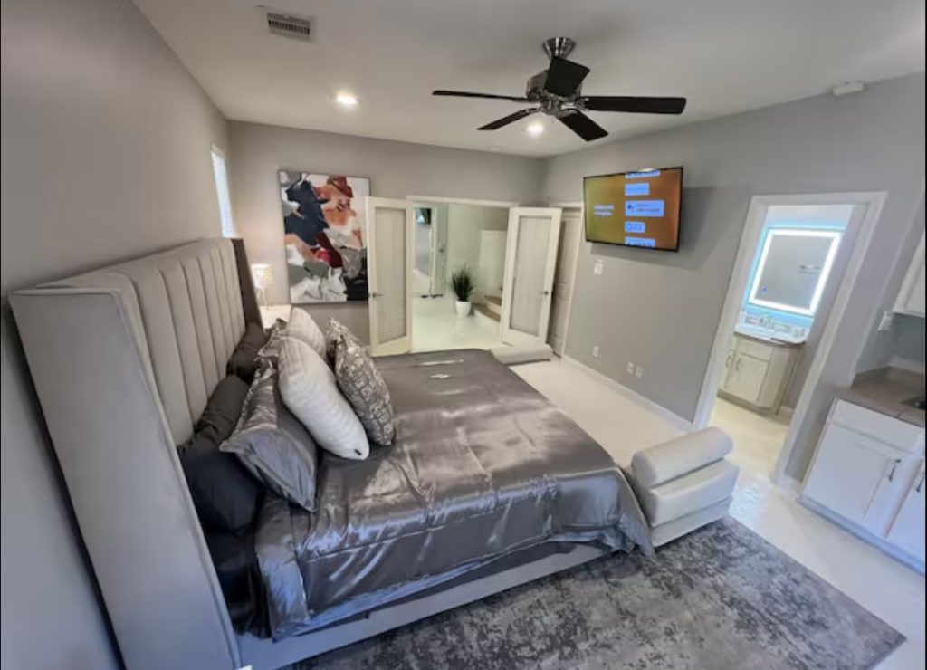 Primary bedroom with ensuite in Houston